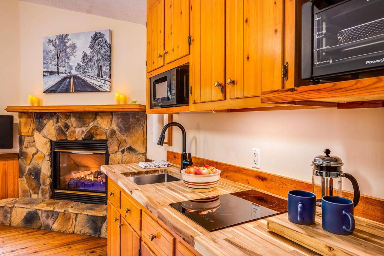 Love Ridge Mountain Lodging Lyndhurst Extérieur photo