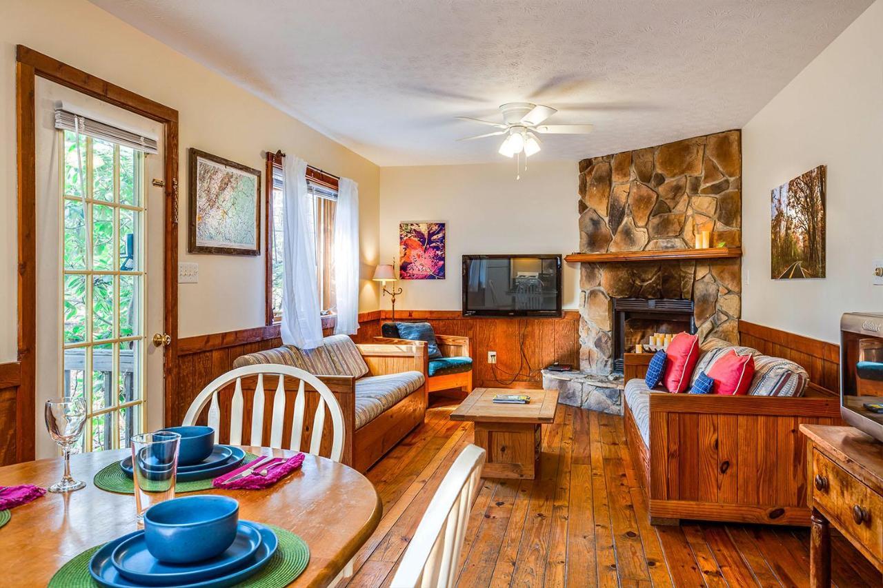 Love Ridge Mountain Lodging Lyndhurst Extérieur photo