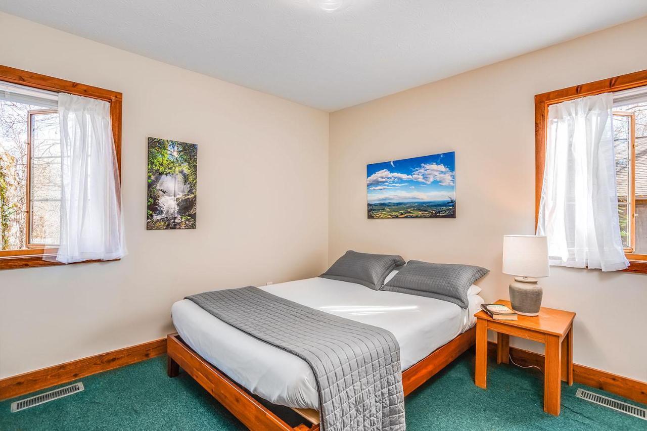 Love Ridge Mountain Lodging Lyndhurst Extérieur photo