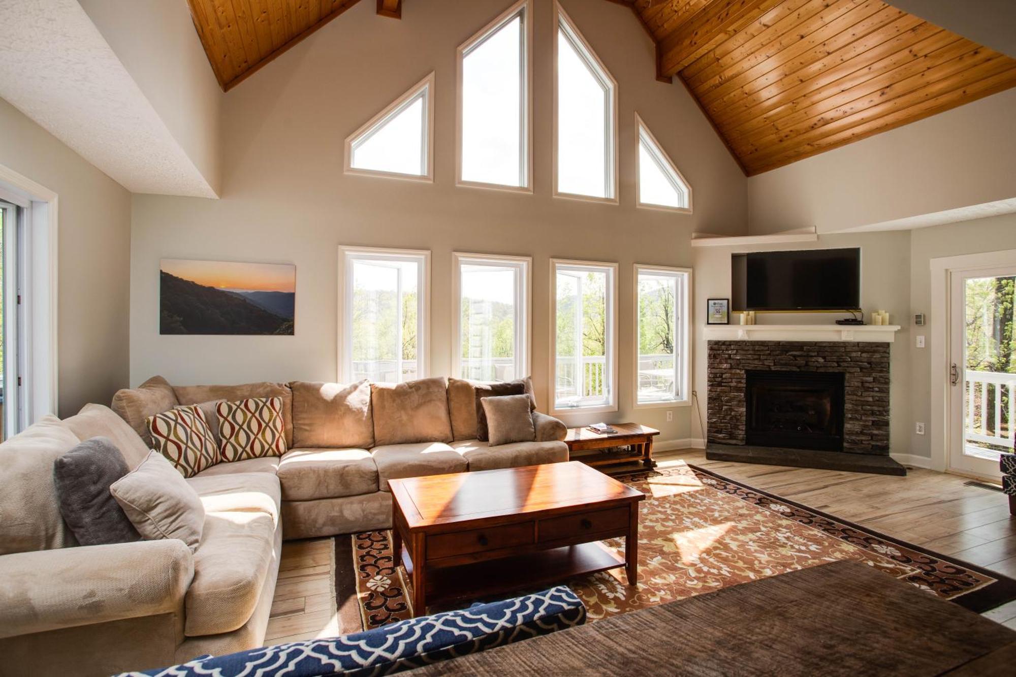 Love Ridge Mountain Lodging Lyndhurst Extérieur photo