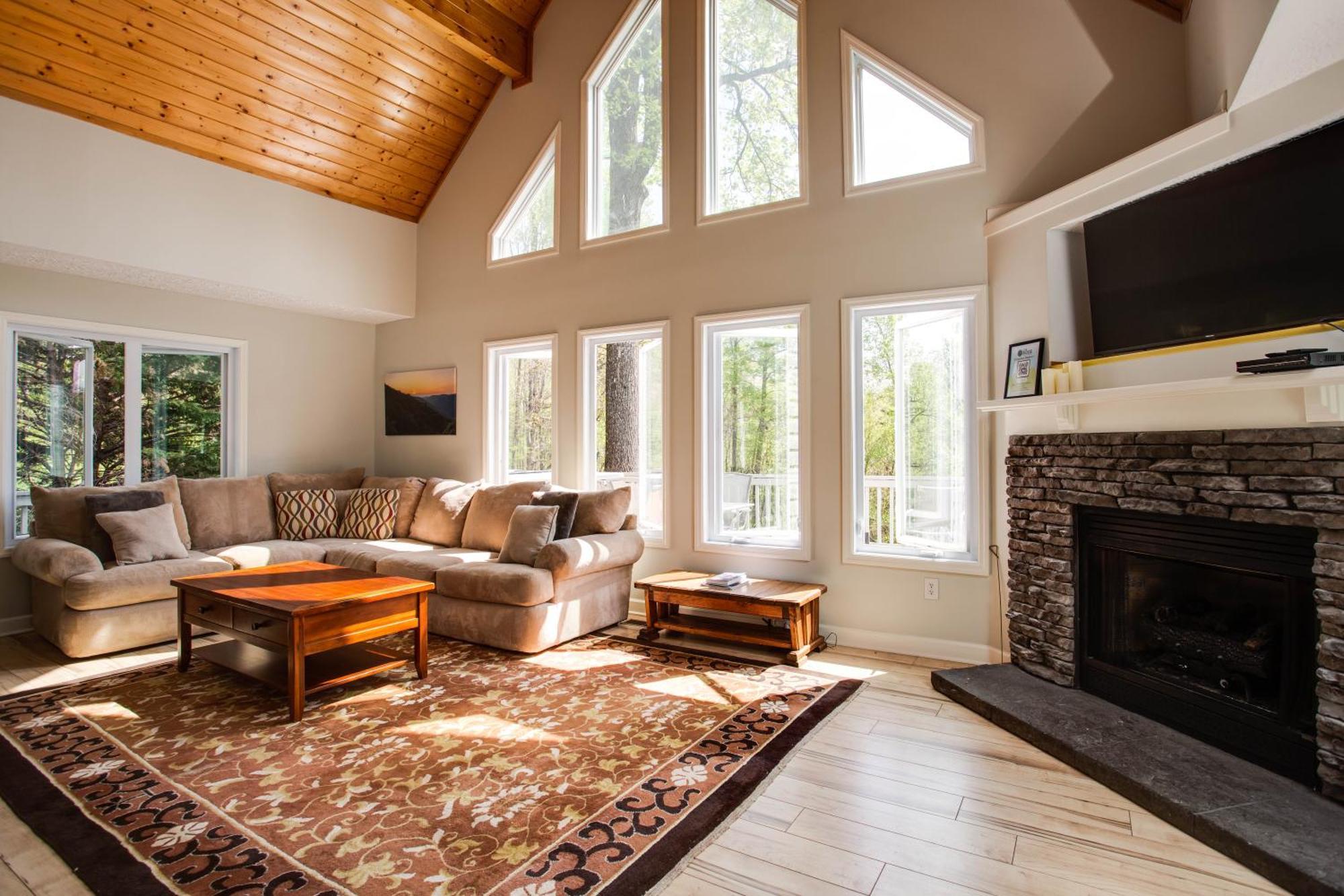 Love Ridge Mountain Lodging Lyndhurst Extérieur photo