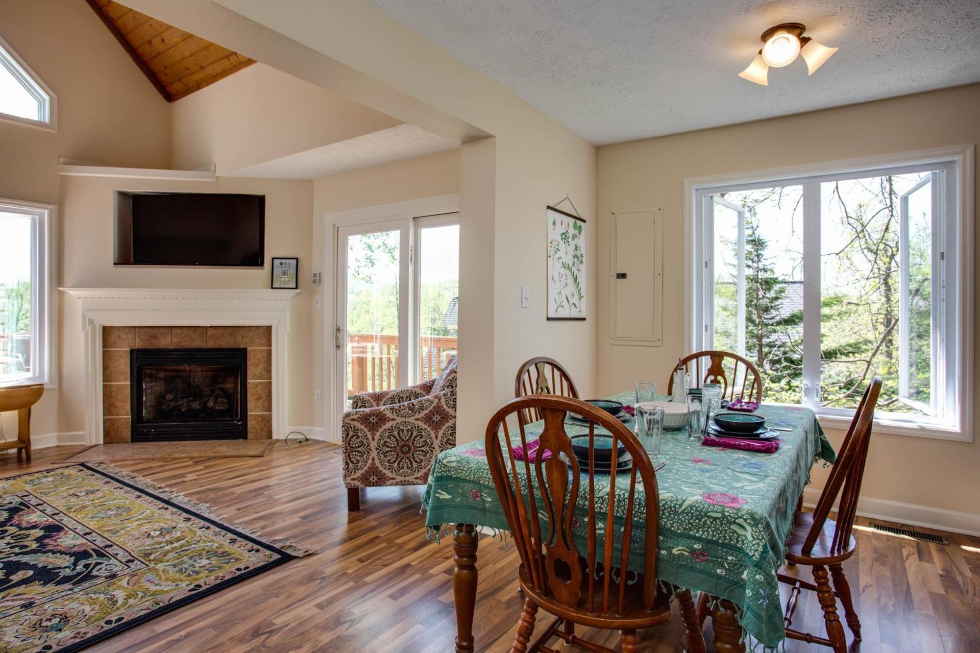 Love Ridge Mountain Lodging Lyndhurst Extérieur photo