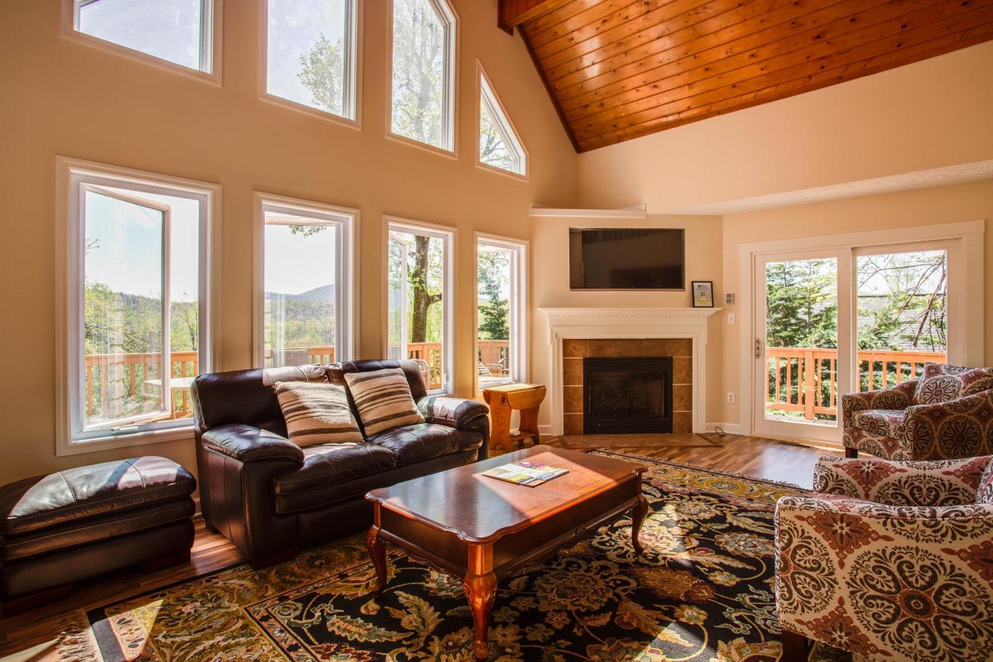 Love Ridge Mountain Lodging Lyndhurst Extérieur photo